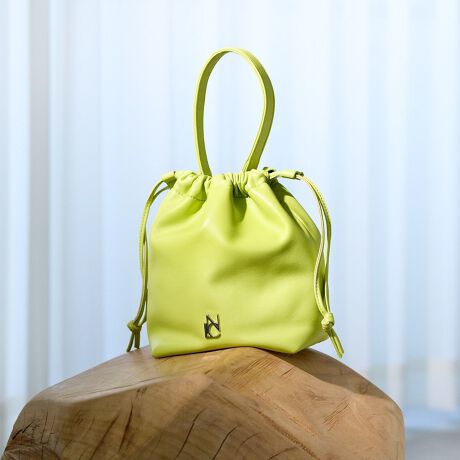 [^:554182][26,400~(ō)]HIMIKO[NICAL(jJ)]ԓ􁚃obOVoBV_[ɂnhobOɂȂ2WAYdl̋ВobO͏_炩rvgpAfC[Ɏg₷ACeB}`肠邽߃RpNgɌĎ[͔QłB Ă邾ŃR[fBl[g̃|CgɂȂVo[ACG[AԂŎg₷ubN3FWJB\ȃV_[XgbvŁAX^COV[ɍ킹Č|AȂȂߊ|ɕς܂ByrvzSFTCYF24.5cm~17cm~}`9cm@V_[Xgbv(Œ)104cmAgbvnh37cmPOINTEV_[Xgbvt̋ВobOEL߂̃}`ŃRpNgɌĎ[͔QEt̃XgbvăV_[^CvɂȂ̂\ what'swNICAL(jJ)xCONCEPT"MODE"L[[hɍ̋C肰ȂAsIŐꂽfUCĂl̏ɌV[YuhB炵t@bVyޏցAghƗSn˔ V[YĂ܂BuhEîCɓo^̂߁ViēׂȂǂ̏󂯎邱Ƃł܂̂ŁAЂo^BɂȓT邩܂y@z@X[X,KXvpuViѐ悪_炩VRт̃uV֗łjŕ\ʂ̃zRD𗎂Ƃ܂B_炩ȕzpāAvN[i[ŉ𗎂Ƃ܂BN[͑Ŝ֐L΂A]ȃN[i[cȂ悤ӂĂB@ƌ򂪏o܂BhXv[ĊĂi30bxjB͂Ah~ɂȂ܂BAߋ̃Xv[̓V~ɂȂ₷̂łӂB