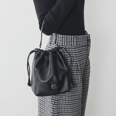 [^:554182][26,400~(ō)]HIMIKO[NICAL(jJ)]ԓ􁚃obOVoBV_[ɂnhobOɂȂ2WAYdl̋ВobO͏_炩rvgpAfC[Ɏg₷ACeB}`肠邽߃RpNgɌĎ[͔QłB Ă邾ŃR[fBl[g̃|CgɂȂVo[ACG[AԂŎg₷ubN3FWJB\ȃV_[XgbvŁAX^COV[ɍ킹Č|AȂȂߊ|ɕς܂ByrvzSFTCYF24.5cm~17cm~}`9cm@V_[Xgbv(Œ)104cmAgbvnh37cmPOINTEV_[Xgbvt̋ВobOEL߂̃}`ŃRpNgɌĎ[͔QEt̃XgbvăV_[^CvɂȂ̂\ what'swNICAL(jJ)xCONCEPT"MODE"L[[hɍ̋C肰ȂAsIŐꂽfUCĂl̏ɌV[YuhB炵t@bVyޏցAghƗSn˔ V[YĂ܂BuhEîCɓo^̂߁ViēׂȂǂ̏󂯎邱Ƃł܂̂ŁAЂo^BɂȓT邩܂y@z@X[X,KXvpuViѐ悪_炩VRт̃uV֗łjŕ\ʂ̃zRD𗎂Ƃ܂B_炩ȕzpāAvN[i[ŉ𗎂Ƃ܂BN[͑Ŝ֐L΂A]ȃN[i[cȂ悤ӂĂB@ƌ򂪏o܂BhXv[ĊĂi30bxjB͂Ah~ɂȂ܂BAߋ̃Xv[̓V~ɂȂ₷̂łӂB