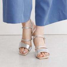 【再値下げ】【SALE/30%OFF】パデットヒールサンダル/651217