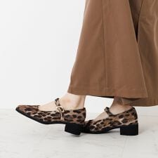 HIMIKO(HIMIKO)のトレンドのストラップデザイン【卑弥呼25AW】軽量ソールポインテッドトゥメリージェーン/651305