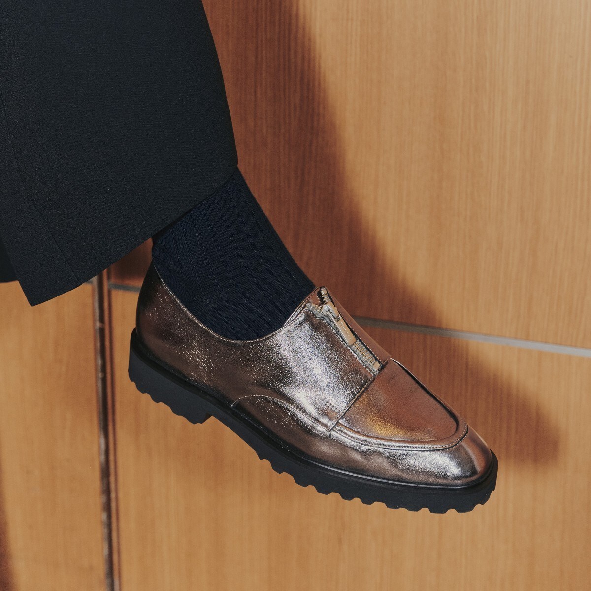 適度な厚底でスタイルアップ【卑弥呼25AW】トラックソールセンター