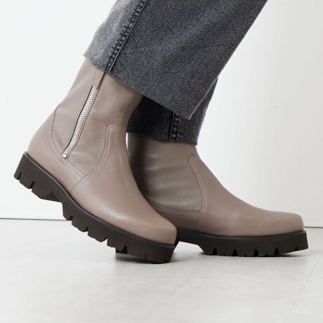 [^:651403]TChWbvANZg̃Xgb`u[cBV[vXgb`U[gpAƂVGbgɁB3.5cm̌\[ŃX^CAbvƗSn̗ǂ𗼗BOt@Xi[ŒEX[YłB~ɂ͂ƕ̃tBbgAbvƏՌzʂ˔n[t^CṽC\[𓋍ځBtF~jȃXJ[g킹Apc킹}jbVX^C܂ŕLy߂fUCłByLWGzSFy@\zEEmXbv~ȋOh~gpĂ܂BjERۖhL~iRۖhLH{~gpĂ܂BẼNbVENbV\i~̉ɏՌzNbVŔɂdlłBjEܐ无NbViܐ̍bɃX|Wfނgp邱ƂŁA_炩łBjEALL WEATHERidljPOINTEOt@Xi[ŃWbṽ^bNƃANZgɁEKx3.5cm̌\[ŃX^CAbvEe͐̂闚SnŁAANeBuɕɂ߁uhEîCɓo^̂߁ViēׂȂǂ̏󂯎邱Ƃł܂̂ŁAЂo^BɂȓT邩܂