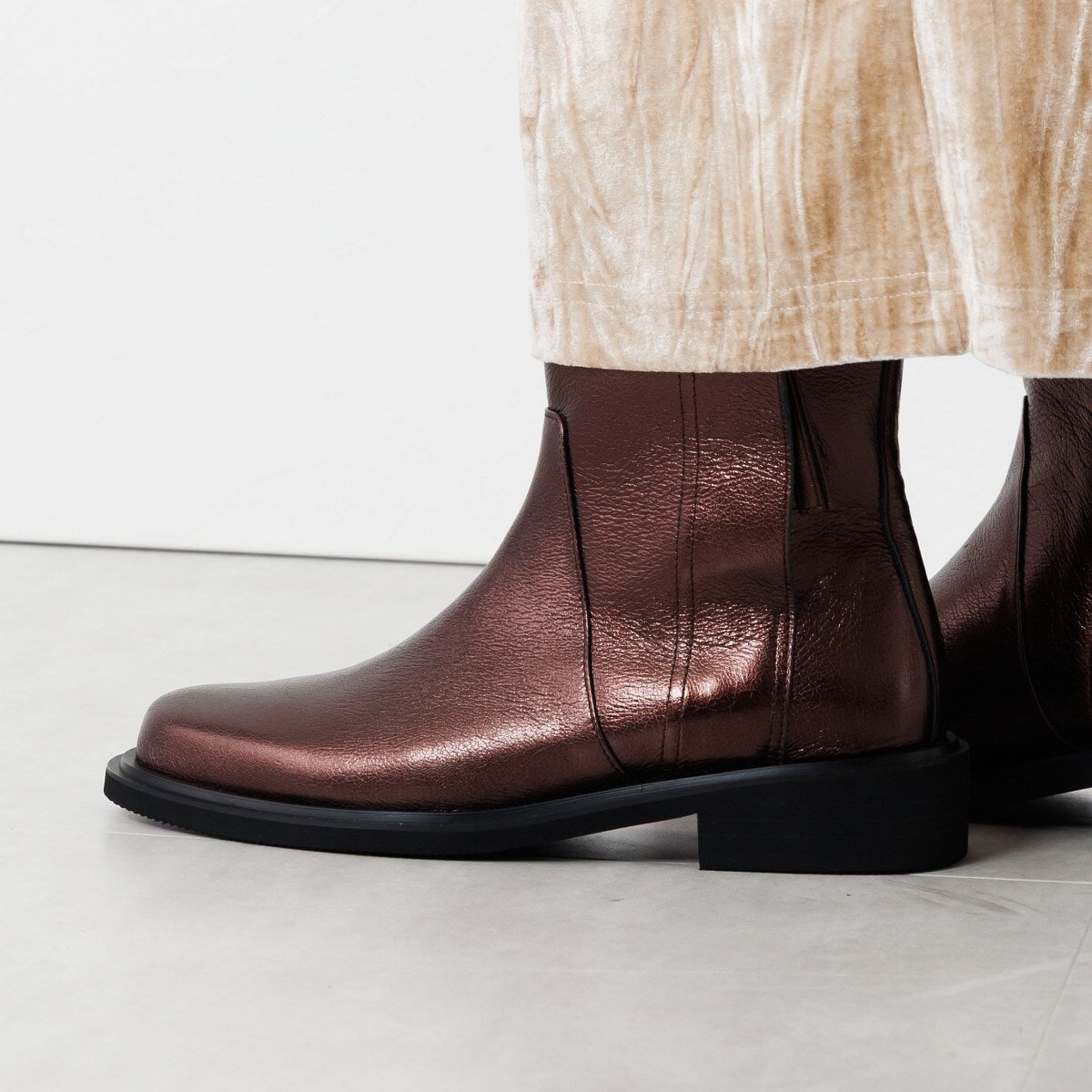 シルエットが美しい【撥水】【卑弥呼25AW】サイドバックルヒールブーツ