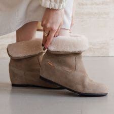 HIMIKO(HIMIKO)のふわふわで指先まであったか【撥水】【卑弥呼25AW】2WAYファーブーツ/651418