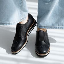 軽やかに履ける、上品マニッシュ【日本製】【卑弥呼26SS】厚底メダリオンシューズ/661107