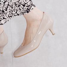 セレモニーにおすすめ【撥水レザー】【卑弥呼26SS】ラウンドトゥパンプス/661109