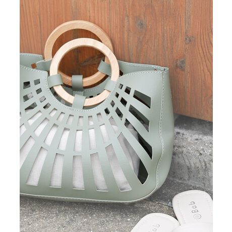 [^:6527322]BabPOINTi`ȑfފƏiȃjAXJ[͂́AbVou[obOBȕ҂ݖڃfUCƁA|fނ̃nhGߊoAR[fBl[gɌy₩ȔvXĂ܂BO\ȃ|[`tŁAו̐₷Aڈȏ̎[͂ꂵ|CgBJWA炫ꂢ߂܂ŕLX^CɃ}b`AtẴR[fɑ劈ԈႢȂ̃ACełBîCɓo^ o^ƁAĂē׎ɒʒm󂯎邱Ƃł܂B  قɂȓT邩܂ uĥCɓo^ ViēׂȂǂ̏󂯎邱Ƃł܂̂ŁA񂲓o^BabInstagramAJEgybab.showroomzōŐV`FbNIBeɂAۂ̃J[ƈقȂꍇ܂B܂AgтX}[gtHAp\RȂǂ̉ʏƎł͑FقȂČꍇ܂B܂B摜̏i̓Tv̂߁Aۂ̏iƎ኱dlقȂꍇ܂BZFíAߓxȖCGꂽԂł̖CɂAFEFڂ鋰ꂪ܂B̏íAfނ̓A̍ۂɑ̏k݂鋰ꂪ܂B͌`𐮂Ă犱ĂB̑舵Ɋւ܂ẮAiɕt̃AeV^OB