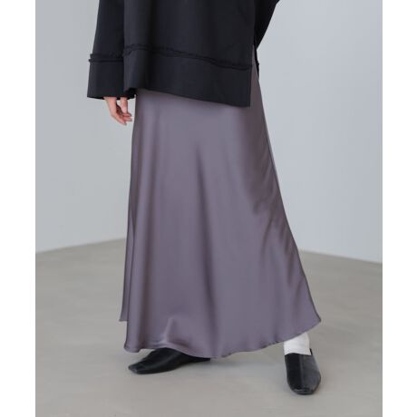 サテンスカート