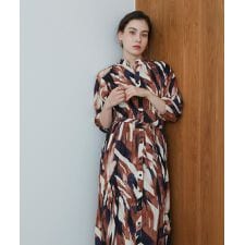 ブージュルード(Bou Jeloud)のニュアンスリーフ柄ワンピース