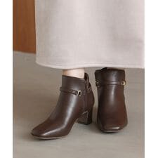 ブージュルード(Bou Jeloud)の2WAYチャームショートブーツ