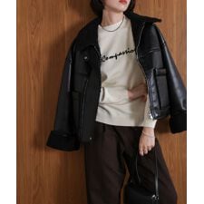 ブージュルード(Bou Jeloud)の刺しゅうロゴニットプルオーバー