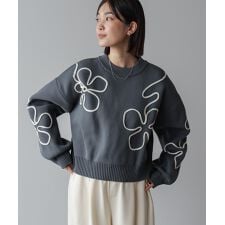 コード刺繍ニット