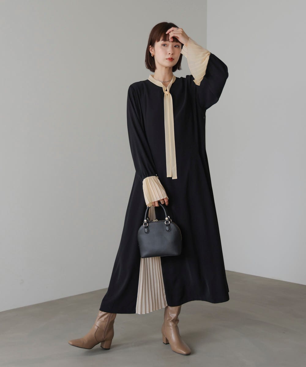 プリーツワンピース