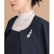 パールモチーフブローチ