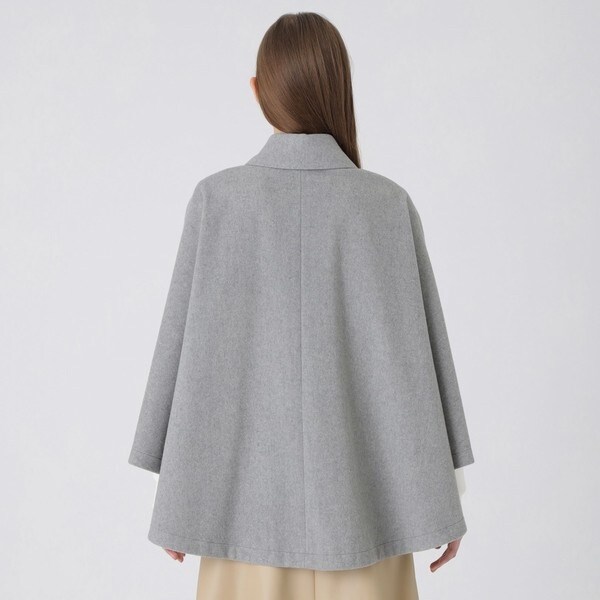 【値下げ】【美品】ブルーレーベルクレストブリッジ☆ポンチョ☆ケープ☆マント BLUE LABEL CRESTBRIDGE（ポンチョ）のフリマアイテム一覧