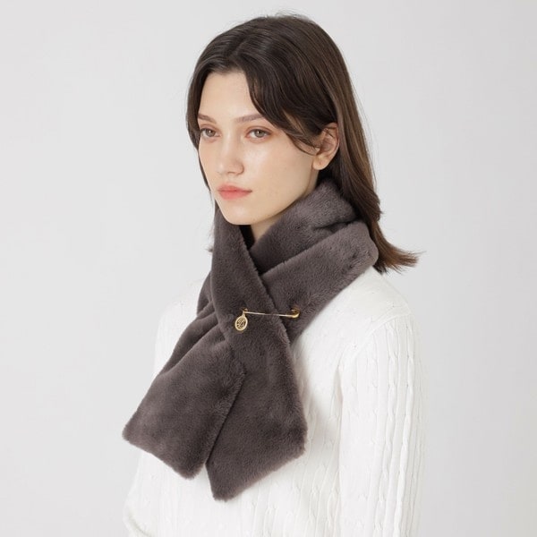 フェイクファーティペット | ブルーレーベル・クレストブリッジ(BLUE