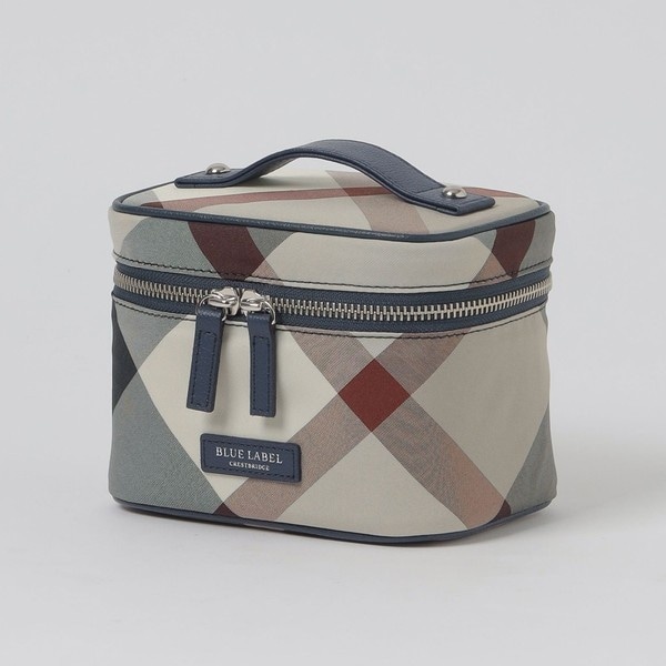 美品❣️MARYQUANTマリークアント❣️XLサフィアーノデイジーパッチ バニティ サフィアーノデイジーパッチ バニティXL（ポーチ）｜MARY QUANT