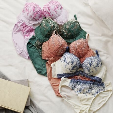 [^:10225811]y߃|CgzEeł蒅ETCh񂹂ĂJԂCNE낢̃V[cƃZbgvCXIyȂȂɂ߁zEevjE͂ݓCɂȂEXɌE芴قEoXg𐷂肽Eς胉WF[͏㉺ZbgőI?y@\ڍׁzuW[TChɎxfށiO{[ĵŁAŃoXgeɓXbLA񂹂Ĉ芴QłBJbvtgɂ͏_炩JbvfގgpĂ̂ŁA芴̂钅łBJbvƃC[ƃTCh̃{[̒iȂdlȂ̂ŁAǕ̐ړ_ȂDłJbvTChɐLтȂfނgpĂ̂ŁAoXgLɂłBɖDڂO\ȃpbh́AoXg̊ۂ݂ɃtBbg RȃoXgC܂BV[cgnɂ́AxAVfނgpĂ̂ŁA炩ȔŁÂ̓ɂ₳tBbg܂ByfUCzNVJȃA[`ƏԂu[P̃~bNX炵ۂ̃GuC_[[XihJ[XjgpfUCłBJ[́AeFŕ\̈ႤzF̃J[oG[V͂łBuW[́AJbvɃNVJȃA[`ƏԂu[P̃~bNX炵ۂ̃GuC_[[Xƍ׃[XgpĂ܂BV[ćAtĝ݂͂͐󂭁AnCO^CvŁANVJȃA[`ƏԂu[P̃~bNX炵ۂ̃GuC_[[Xƍ׃[XgpfUCłBuW[̎ށF3/4JbvtbNACF2i3FC-DJbvAE(65/70)AF(65)3i3FE(75)AE(70/75)pbh̗LF聡ЂFtւsBAWX^[(߉\)qbvTCYFqbvTCYF[M]F87-95cm / [L]F92-100cmZbg̃V[cTCÝATCỸAt@xbgmFBZbgV[c̃TCY͂ł܂B͂ݏF߁iْ͍f̊֌WȀo摜ƈقȂꍇ܂B