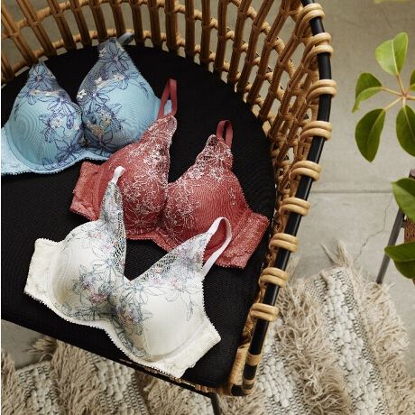 [^:10226292]jōɃLCȃoXgCyȂȂɂ߁zEAԒĂƁAuYĂ̂CɂȂEC[̂肪CɂȂȂu~y@\ڍׁzOSႭAJbve̍fB[vVVGbg̃p^[ƃoXgOSɏW߂̃[hJbvi̓IɉHJbvjłꂢȒJԂ܂BtJbṽfUCe̍p^[Ȃ̂ň芴̂钅łB{̃oXĝ悤ȊG̎O\ȃ~L[zCbvpbhŃ{[Abv܂BLk̂Xgb`JbvŁAoXg̓ɂĂ̂ŗDtBbgAɂłBẃALׂ̍炩Ȕ̑fށi}CNt@Co[jgpĂ̂ŁAɗDtBbg܂BTChplɐLт̂fނgpĂ̂ŁÂ̓ɃtBbgAuYɂNȒłBЂ̂ɌЂɌp[cif^}WbNjgpĂ̂ŁAЂꗎɂłByfUCzAbvubTiS̉ԁj@ׂȐ撲̎hJ[Xƕ҂݃[X~bNX[V[ŃtF~jȃfUCłBÂԁX̍W[V[ȃC[WJ[OłBuW[̎ށF3/4JbvtbNACF2i3FA-CJbvAD(65/70)AE(65)3i3FD(75/80)AE(70/75/80)AFJbvpbh̗LF(~L[zCbvpbh)pbh́AsNAubN̂ꂩt܂BF͂Iт܂BЂFtւsBAWX^[(߉\)yӂz̏ĩpbh͒ቷōdȂ邱Ƃ܂BpẢɂď_炩Ȃ܂̂łSBN̎gpŃpbh̑܂dȂƁA܂jtRꂷ邱Ƃ܂BӂBiْ͍f̊֌WȀo摜ƈقȂꍇ܂B݂úATriumph Intertrade AG̓o^WłB