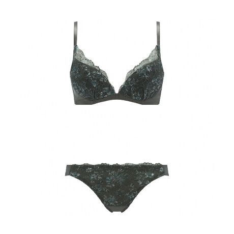 [^:10226336]y߃|CgzEJbvӂ̕yċɂ҂tBbgE肷Ȃi`ȒJԁEZ^[̃C߂Ȃ̂ŃC[肪CɂȂɂE낢̃V[cƃZbgvCXIyȂȂɂ߁zEJbvӂăpJpĴCɂȂEC[̓肪CɂȂȂu~Eӂi`ɃoXg𐷂肽Eς胉WF[͏㉺ZbgőI?y@\ڍׁzuW[ӂӂƂfނ̃Jbv̓oXǧԂȂAoXgɂ҂tBbg܂B݂̂JbvӂxAVłł̂ŁAJbvƃoXg̒iɂłBJbvɃXgb`[Xӂ킹邱ƂŃJbvӂJo[܂BɖDڂO\ȃpbh́AoXg̊ۂ݂ɃtBbgARȃoXgC܂BLC[gpRpNgȃJbvŘeoXg񂹂ĒJԂ܂BV[cgnɂ́AxAVfނgpĂ̂ŁA炩ȔŁÂ̓ɂ₳tBbg܂Btgr̓nCOɃJbgĂ邽ߋr̈ȂA݂͂󂢂̂ŃAE^[̃EGXg猩ɂłByfUCzWFʂ̐ʉ撲̉ԕvg[XgpAԕvgꂢɍۗfUCłBuW[́AӂƃMU[񂹂[XJbvɂtF~jŌy₩ȃfUCłBV[ćAtgr͂̓nCOŁA݂͂̐󂢃qbvnK[^CvłBuW[̎ށF3/4JbvtbNACF2i3񁡃pbh̗LF(GWFVFCvpbh)XgbvFtւsBAWX^[(߉\)ZbgV[cTCYFqbvTCYF[M]F87-95cm / [L]F92-100cmZbg̃V[cTCÝATCỸAt@xbgmFBZbgV[c̃TCY͂ł܂B͂ݏF߁iْ͍f̊֌WȀo摜ƈقȂꍇ܂B