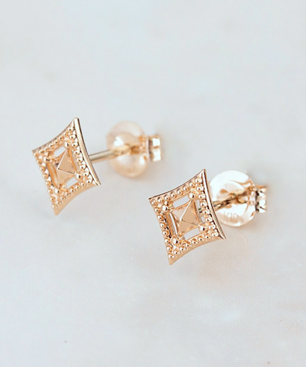 K10 スクエア ピアス | ノワール ド プーペ(NOIR DE POUPEE) | マルイ