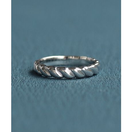 ySȂyAORNV Two as one zƕ\ǂł2WAYOȂڂĂςƂ邱ƂŁAv[goDȌł悤ɂ܂BVvŃfC[Ɏg₷AWF_[XȃfUCB莝̃OƏd˂Â߂łBɂ̓~j}ȃn[g̍݁ÃOlɂƂēʂȈӖĂ܂BNX}XaȂǑ؂ȐlɑyAMtgƂĂ߁BOF4mm----------------------------------------------------------------------yTwo as onez"2 ̌ 1 ɂȂ"OgɒA߂Ƃł[܂ 2 l̂ȂBO̓ɂ͏ȃn[g̍B̃OĂ 2 lɂʂTCB----------------------------------------------------------------------S[hJ[ƃWEJ[ŃR[eBO{̂ŕ\ʂ̕ϐFrICɂp܂BVo[fޓŽoNωy݂B̏íAjbPt[̃AM[Ήł̂ňSĂy݂܂Bz͕ϐF̌ƂȂ܂̂ŁA˓̓Ȃꏊł̕ۊǂ肢v܂BVR΂ɂ͑̃CN[WANbN܂B܂ÃTCYA`󕝂܂̂ł炩߂B[^:RG24012SV]