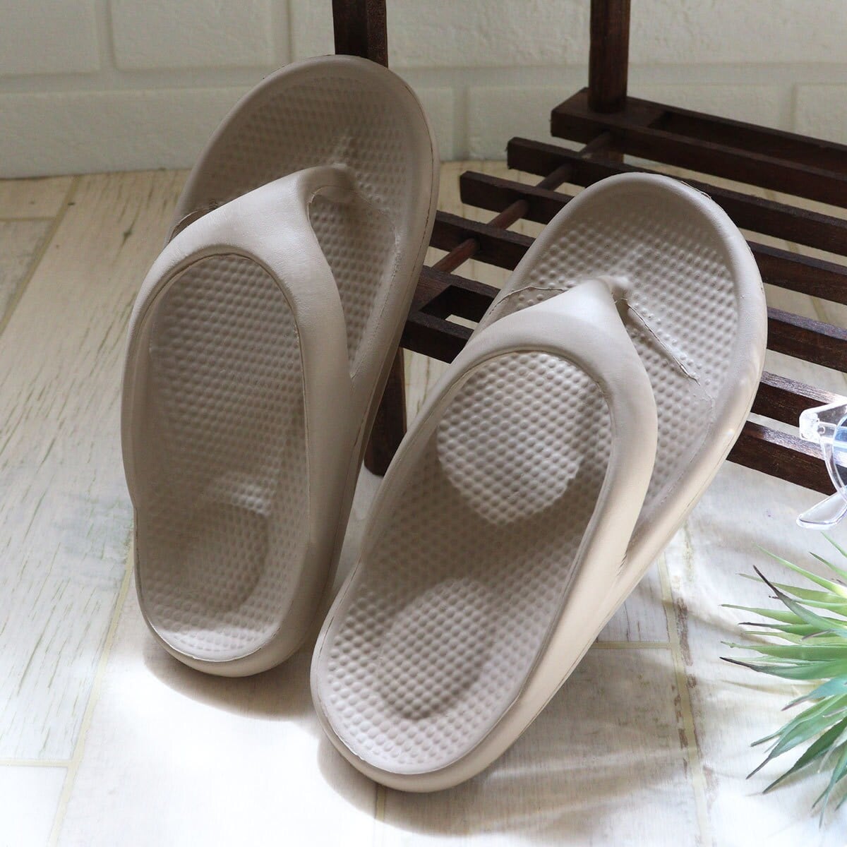 セール●足超らくちん●3色●COLE HAAN●Milani トング サンダル 25春夏新作】「UNISEX」23～28cm軽量ソール☆リカバリートング