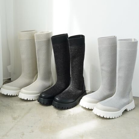 yizX^CbVȘȂ܂ŁAׂƂNX炷̃jbgfށBɃjbgfޓL̐LkŁAXgXE\Ȃ͓̂IBׂiɎdグĂBJWA炫ꂢ߂܂ŕLg܂Bʂ̃Ou[cŔYށA⑾̂jbgAG瑫܂ŃtBbgA茩܂BAEg\[ɂ͋Ȑ̗ǂSgpAe͐˔ĂAKȗSňB킹Ēᔽƍ2d\̃NbV̗p邱ƂŁA藚₷NbV𑹂ȂȂdlɁBԗĂɂ1ɂȂĂ܂ByTCYzʏTCY߁Bjbgfނ̂߁AȂǂ͐Lт܂Bb̓TCY߂łB( 23.5-24.0 Ȃ37) 34.0cm 30.0cm