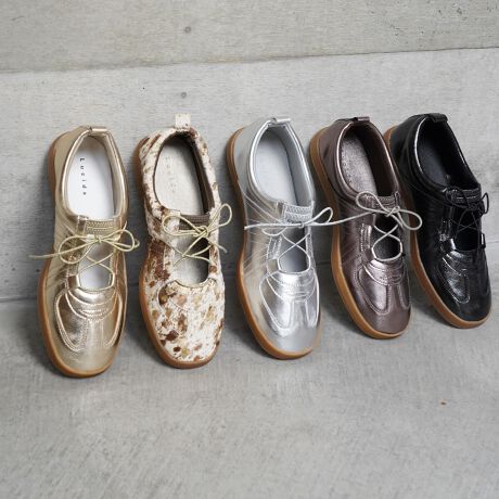 [^:4124]yiz؂₩ȃ^bNfނgpAiƃ_˔fUC̈ꑫBXNGAgD̃tHghoAX^CbVȈۂ^܂Byʃ\[ƃNbV̍C\[ŁAڂłȂSnKɁB̃R[fBl[gɂ肰ȂS[WXvXAʂȃV[ł̑݊𔭊܂ByTCYzʏTCY߁BbLԂ̃TCYłY݂͑̕傫TCY( 23.5-24.0 Ȃ38)