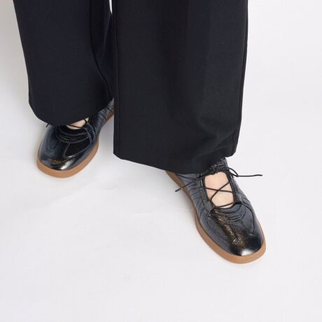 [^:4124]yiz؂₩ȃ^bNfނgpAiƃ_˔fUC̈ꑫBXNGAgD̃tHghoAX^CbVȈۂ^܂Byʃ\[ƃNbV̍C\[ŁAڂłȂSnKɁB̃R[fBl[gɂ肰ȂS[WXvXAʂȃV[ł̑݊𔭊܂ByTCYzʏTCY߁BbLԂ̃TCYłY݂͑̕傫TCY( 23.5-24.0 Ȃ38)