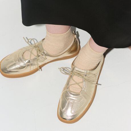 [^:4124]yiz؂₩ȃ^bNfނgpAiƃ_˔fUC̈ꑫBXNGAgD̃tHghoAX^CbVȈۂ^܂Byʃ\[ƃNbV̍C\[ŁAڂłȂSnKɁB̃R[fBl[gɂ肰ȂS[WXvXAʂȃV[ł̑݊𔭊܂ByTCYzʏTCY߁BbLԂ̃TCYłY݂͑̕傫TCY( 23.5-24.0 Ȃ38)