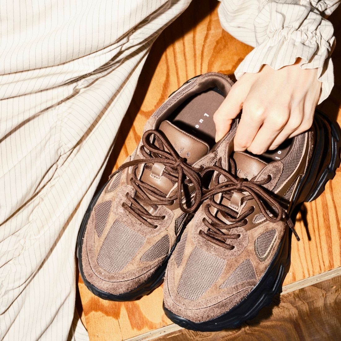 [}C]y25H~VzXEF[hGA[\[Xj[J[/Diphda/V[_iLucidaj BRN