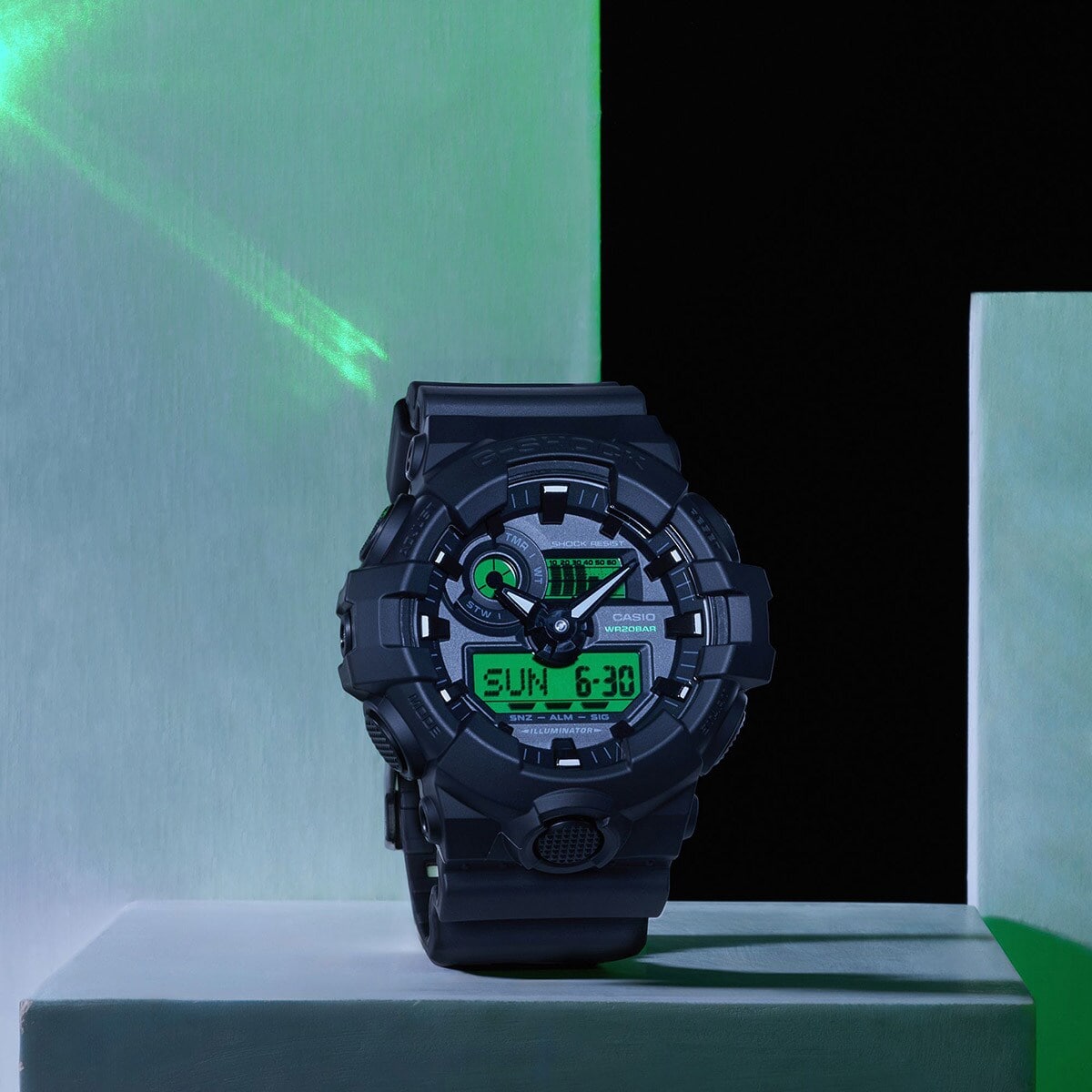 [�}���C]BLACK AND ELECTRO GREEN�y�������K�i�zGA-700BEG-1AJF/�W�[�V���b�N�iG-SHOCK�j