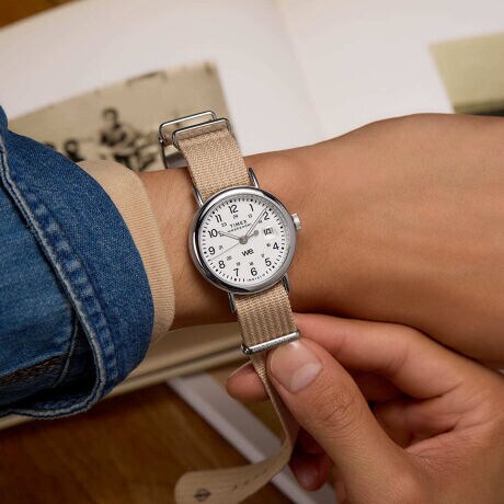 [^:TW2Y09100]2024NɐVɉEB[NG_[37mmfB]̒ԃffUCVAg僌Y̕ttP[XVȂAՂɂ̓ACRjbNȁuwevS܂Ă܂B2025N̏tẮAu₩ȃJ[ÕlCr[ƃThVɃRNVɉ܂BThF̃xg͒jʖ킸g܂Bۏ؏ɂĕۏ؏͂グؖƍĕۊǂĂ܂悤肢܂BC̍ۂ́Aۏ؏Ƃグؖ킹ĂoB