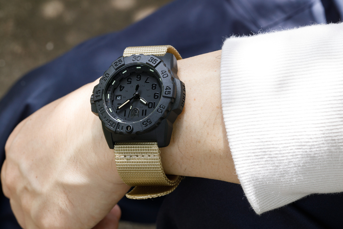 箱付き完品ですLUMI NOX Watch 時計　腕時計　ルミノックスウォッチ　箱付き