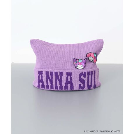 [^:4ASR36001-00]yuhzK[[Ń}eBbNBق̂tF~jȐE̒ɂA bNTuJ`[̔MXsbgfUĆANY t@bVEɂďɎhIȑ݂ABꖳ̓ƓȐEςĂ܂Byiz}CfBƃN~̃Ajo[T[LOāAANNA SUIƂ̃XyVR{jbgb`oB}CfBƃN~̎hイu[`tL[gȃZbgiłBjbg{̂ɃWJ[hœANNA SUĨSƁAlRɂȂ炵VGbg|CgłB}CfBƃN~̎hイu[`͎OƂłACV[ɍ킹ĒȂy݂܂B(C) 2025 SANRIO CO., LTD. APPROVAL NO. L662555