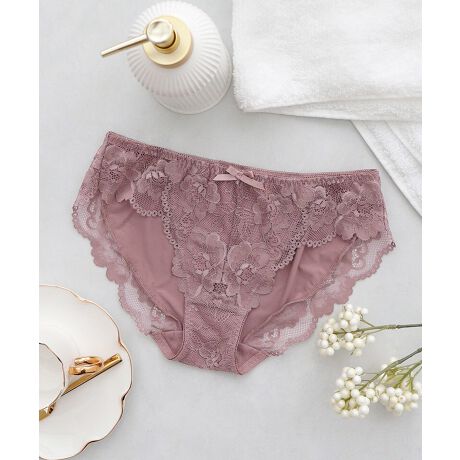 u-hacci Shorts CollectionV[cPi[XƃTeŃZVAɒtobNV[cBtg͎U΂߂ꂽt[ŉ؂₩ɁAobN̓TeŃVbNɁBySnƐꂽfUC𓯎Ɋy߂ꒅłB