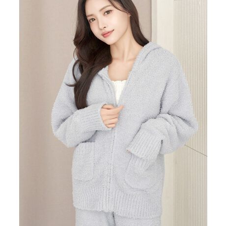 [^:r247]tu-hacci Roomwear CollectionWbvp[J[Pî悤ɁAy₩ŗDBP.snowV[Y┲łAl̃jAXtF~jB_炩ȂʂɕĐS܂łق鎞ԁB[YƏiA~̃bNXX^CByȕɂ߁zE났ȂAꂽ͋Cy݂EȂ߂炩Ȕɂ肽Ey₩ȒSnDȕERɑ̌^Jo[ł郋[EFATĂۉ+ɂbNXEFAE@ۂ̊ԂɋC܂݁A𓦂ȂEщHAыʂɂȂɂfނgpÊ悤ɏ_炩ȎŉKȒSnEVɂȂɂA^ꂵɂȂ肷ȂAl̃Wbvp[J[E悢ŃJWAɂȂ肷ȂEt[hŎ񌳂܂ŒgE܂RɃJo[ES[h̃IWit@Xi[ŃtF~jvXɂ͕֗ȃ|PbgtŁA@\ShJ肰ȂANZgɁBZbgep[J[Pi舵TCYFuiOjF65cmAgF52cmAF60cmAF46cmTCY̓X^btuō̐lƂȂ܂B̌덷ꍇ܂̂ŁA\߂܂悤A肢\グ܂Bfރ|GXe96iC4