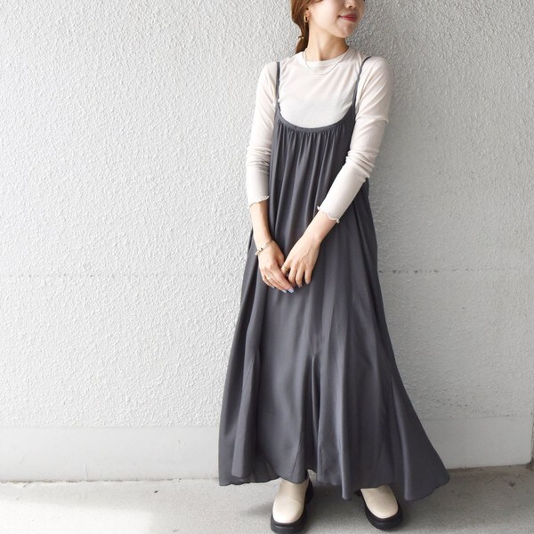 未着用美品　24/SS ルーニィ　ウォッシャブルギャザーデザインジレ　ロング ランダムギャザーデザインスカート（膝丈/ミディ丈スカート
