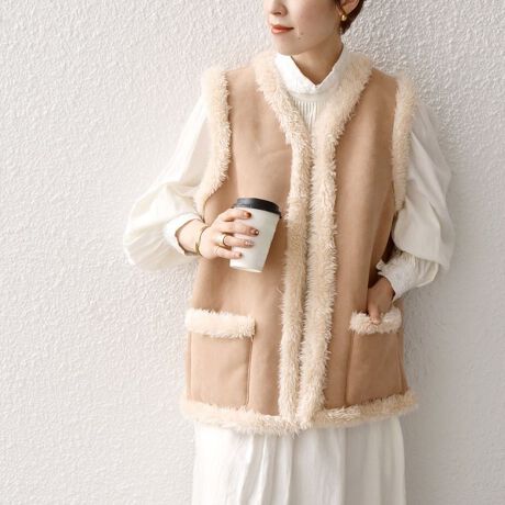 CHEVRE et Branche Europeen: フェイク ムートン ベスト | シップス 