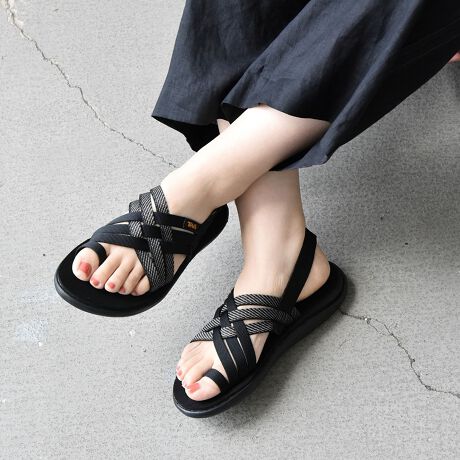 [^ԁF725310042]lĆsTevatXgbvt芴̂T_oI̍bƌĂfUC̃ACeBz[ĥobNXgbv₷AANeBuȃV[ɂ҂I\[͏_炩AŷŗSnQłB炵XJ[g⃏s[XƂ̃X^CO߂łB------------------------------------yX^btpRgzsX^btAtb:Ⴂ/:/iTCY:22.5`23.0cm/pTCY:23TCYFfŗĂܐƂƂɂ]TBNXXgbvłz[ĥŒE邱ƂȂĂ܂BsX^btBtb:/:L/iTCY:23.5`24.0cm/pTCY:24TCYFܐ͏]T銴łAƂ̃Xgbv̂Ńz[ĥŁAx悩łBRgFNbV\[Ȃ̂ŁAłɂsb^ȂƎv܂BsX^btCtb:/:L/iTCY:24.5`25.0cm/pTCY:25TCYFܐɂ͂]TAƂ͂҂tBbg钚xǂTCYłBNXXgbvƍbxĂ̂ŁAܐ敔͉KŊyɊ܂B-------------------------------------yTevaz(eo)1984NAOhLjÏl̎Ⴋo[KChAEŏ߂ăX|[cT_JƂɂn܂܂BuTevav̌_͐ɂ܂B́A̑鑤ʂĂ܂ByVт̏񋟂ŁAAGꂽ肷邱ƂɂĊ댯s^邱Ƃ܂BJACȂǂ̐芪AEghÅɂāAuTo Play (y)v uTo ProtectijvƂ̍lɃuh̊buAlIɂ킽mƃeNmW[̂ƏiJsĂuhłB퐶ɕKv̂Ȃߏȋ@\ȂA@\Ƒϋvɕx񂾃oX̗ǂAEg\[gpĂ̂IłBTCYZi\Lj͂܂ŖڈƂȂ܂B{[gpׁ̈AAɔjꍇ܂B\߂肢܂BipׂɁAAeV^OKmF̏Ap͂舵BOł̎Be摜́A̓ŐFقȂČꍇ܂Bi̐F́AX^WIł̏ڍ׉摜QƂB摜̏i̓TvłBۂ̏iƎdlAHATCY኱قȂꍇ܂B