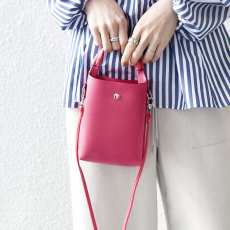 [^ԁF720040046]y25AWzVF̃sNAu[oIRpNgȃTCY炵~jV_[obOIO\ȃV_[t2WAYobOBJɂ̓}OlbgtĂAɂ͎d؂̂ŃRpNgȂpQB}`tĂ̂ŁAzX}[gtHȂǂ̎[ɂ֗łBW[◷sȂǂ̃TuobOƂĂ͂ACobOƂĂԈႢȂ̃ACełBipׂɁAAeV^OEl[KmF̏Ap͂舵BOł̎Be摜́A̓ŐFقȂČꍇ܂Bi̐F́AX^WIł̏ڍ׉摜QƂB摜̏i̓TvłBۂ̏iƎdlAHATCY኱قȂꍇ܂B