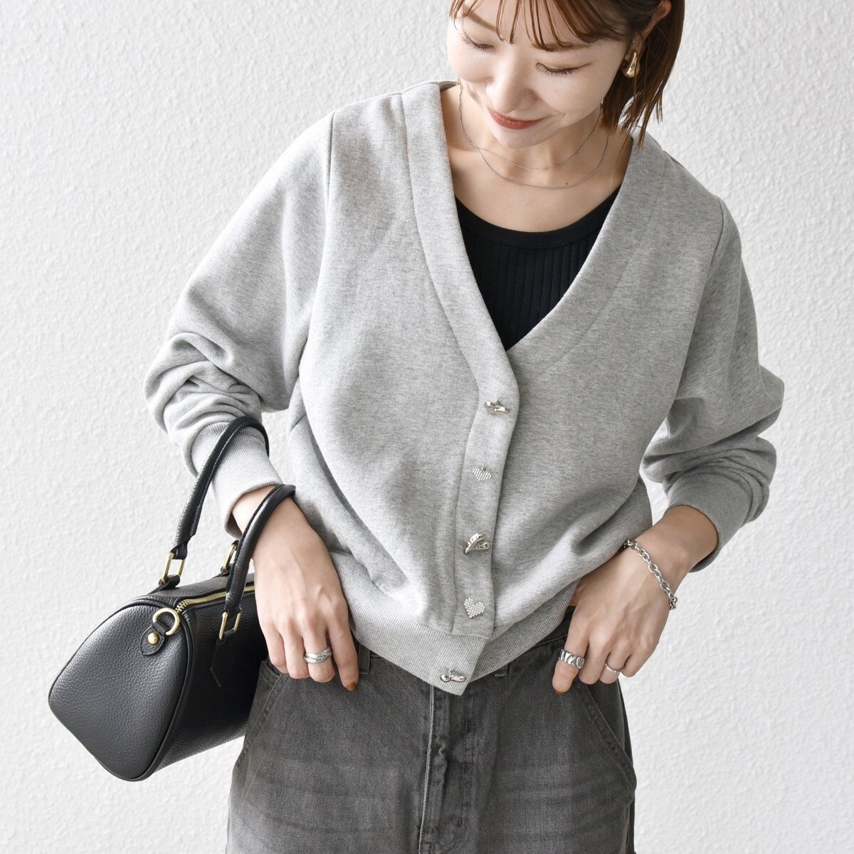 SHIPS any:〈手洗い可能〉裏起毛 ハート ビジュー Vネック スウェット