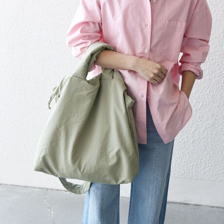 [^ԁF718400013]gh̃rbOV_[3p^[̎dlŎgIȃACeyfޓzvŌyʂȁAgɍœK̃iCfނ̗pByfUCzLxȃJ[WJŃjZbNXŎƂłA3WAYdl̃obOBV_[obOEg[gobOEВ3p^[Ŏgp\ƂȂĂAR[fBl[gprɂĎg邱Ƃł܂BV_[Xgbv̓Xgbp[t̃h[R[hŒ߂łAMU[oĔŵIXXB[̓}OlbgdlŁATChВ̗lɍiΈႤ͋CŊyނƂł܂B܂A|PbgPĂ邽߁AƂ̎dɂ֗Bɂ͔Ȃă{[oAXgXȂ₷dlłB----------------------------nF򊴁FL萶ň݁FʐLkFF----------------------------yӎzipׂɁAAeV^OEl[KmF̏Ap͂舵BBeɂ̓p\REX}[gtHȂǂ̉{ɂāAۂ̐FƈقȂČꍇ܂B@i̐F͏iP̂ŎBe摜QƂB摜̏i̓TvłB@ۂ̏iƎdlAHATCY኱قȂꍇ܂B