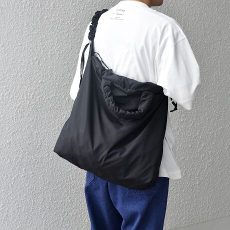 [^ԁF718400013]gh̃rbOV_[3p^[̎dlŎgIȃACeyfޓzvŌyʂȁAgɍœK̃iCfނ̗pByfUCzLxȃJ[WJŃjZbNXŎƂłA3WAYdl̃obOBV_[obOEg[gobOEВ3p^[Ŏgp\ƂȂĂAR[fBl[gprɂĎg邱Ƃł܂BV_[Xgbv̓Xgbp[t̃h[R[hŒ߂łAMU[oĔŵIXXB[̓}OlbgdlŁATChВ̗lɍiΈႤ͋CŊyނƂł܂B܂A|PbgPĂ邽߁AƂ̎dɂ֗Bɂ͔Ȃă{[oAXgXȂ₷dlłB----------------------------nF򊴁FL萶ň݁FʐLkFF----------------------------yӎzipׂɁAAeV^OEl[KmF̏Ap͂舵BBeɂ̓p\REX}[gtHȂǂ̉{ɂāAۂ̐FƈقȂČꍇ܂B@i̐F͏iP̂ŎBe摜QƂB摜̏i̓TvłB@ۂ̏iƎdlAHATCY኱قȂꍇ܂B