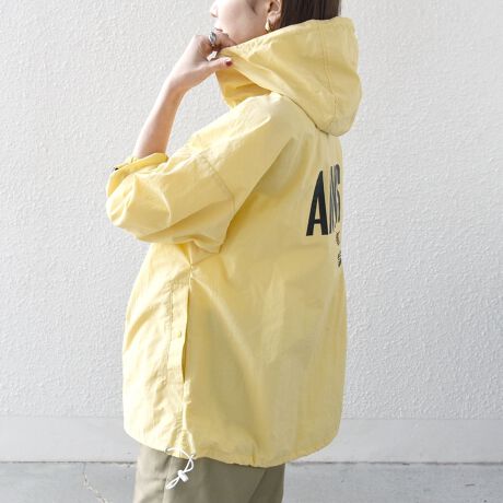 [^ԁF724000047]y25SSzND]́uLa HuttevASHIPS anyłɓȂSʒACeoISHIPS anyłD]̃AmbNt[fB̃TCYx[XɃfUCBobNX^Cɂ͑_ɃSvgAR[f̎ɂ҂ȈꒅɁBɂLa HuttẽuhShJĂ胏|CgɂȂĂ܂Bn[tWbṽvI[o[^CvȂ̂ŁAu]ƂĂ͂gbvXoł܂BlJWAoĂAƂ[YVGbgVc⃍TEEd˂C[hX^Cy߂܂Bp[J[oŃWPbg̃Cɍ킹AghX^C̃AW܂B-------------------------------------ň݁FLkFF򊴁F􂢁F-------------------------------------yLa Huttezi bgjLa Hutte1922 NHubert Verley ɂđnꂽ{[CXJEggDRłB1930 N܂ł̓pɖ{X\{[CXJEg̃jtH[Ȃǂ̔Ă܂BXɃLvpieg̐̔֎Ƃg債A1948 Nɂ̓tX60 X܂ALa Hutte}[N̓i̔Ă܂BtX̃{[CXJEgAEghAɑ傫ȉe^݂ƂāAmĂuĥЂƂƂȂĂ܂BTCg̃J[\LƏi^ÕJ[قȂꍇ܂B܂B̐iɂ͎hJ{Ă܂B⒅p̃ANZT[obOAxgȂǂ̂Ђ|ɂӂBOł̎Be摜́A̓ŐFقȂČꍇ܂Bi̐F́AX^WIł̏ڍ׉摜QƂBipׂɁAAeV^OEl[KmF̏Ap͂舵B摜̏i̓TvłBۂ̏iƎdlAHATCY኱قȂꍇ܂B