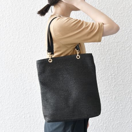 [^ԁF720020033]y25SSz POINT Eybg{g500ml[\R[fBl[gɃvX邾ňCɃV[Y[hYg[gobOBȃbVfUCƁAvgpnh|CgBOɂ̓t@Xi[t|PbgtĂ̂|CgłBJWAȃX^COɂ͂AY߂ȃACeƂD̖\ACe݂̐FZpł́ARyяƖɂAʏ̎gpł኱̕ϑސF͔܂BBJ⊾ȂǂɂGꂽԂł̐FFڍšƂȂꍇ܂̂ŁA\ӂBgpꂽꍇA͋ɓx̕Sꍇ́Atyѐijꍇ܂̂ŁA舵ɂ͂ӂB̐íAՌ̍ۂ̓e̕ی͏o܂Bɐ@AMAꕨ̔j₷e̕یɂ͓KĂ܂̂ŁAgp̍ۂ͂ӂB܂͓edAsȕ̏ꍇ́Aʏ̎gpłij鋰ꂪ܂̂łӂBOł̎Be摜́A̓ŐFقȂČꍇ܂Bi̐F́AX^WIł̏ڍ׉摜QƂBipׂɁAAeV^OEl[KmF̏Ap͂舵B摜̏i̓TvłBۂ̏iƎdlAHATCY኱قȂꍇ܂B