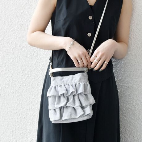 [^ԁF720020031]y25AWzVF́uS[hvoIig͂AIP[WV[ɂfACełB POINT EV_[xgt3itƃg؂₩ȃV_[obNBO\ȃV_[tŁAnhgp\2WAY^CvBRpNgȂ}`5Z`Aƒɂ|PbgtȂ̂ŁAg蔲QV}OlbgdlȂ̂ŁAgɂ̂|CgłB݂̐FZpł́ARyяƖɂAʏ̎gpł኱̕ϑސF͔܂BBJ⊾ȂǂɂGꂽԂł̐FFڍšƂȂꍇ܂̂ŁA\ӂByуAC͂BOł̎Be摜́A̓ŐFقȂČꍇ܂Bi̐F́AX^WIł̏ڍ׉摜QƂBipׂɁAAeV^OEl[KmF̏Ap͂舵B摜̏i̓TvłBۂ̏iƎdlAHATCY኱قȂꍇ܂B