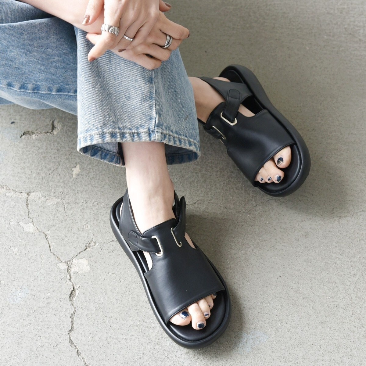 新品　SHIPS any別注　ベルクロアッパーカバーサンダル SHIPS any別注】eblouna: ベルクロ アッパー カバー サンダル