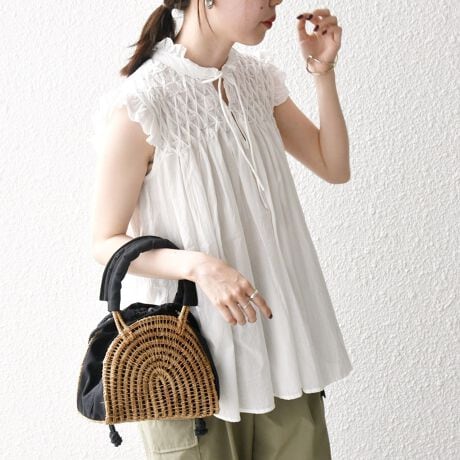 [^ԁF721520065]y25SSzqfUC|CgrɃnhXbLO{̂ꖇBEl̎ɂA@Bł͕\łȂ̊Ƒ@ׂŉ݂̂dオ肪XbLỎ͂ӂƎRɍLA炵VGbg|CgBlbN̓X^hJ[Ƀt{AƊoȂtF~jvXB̃t͏ɂfUCŁARƋCɂȂ錨Jo[Ă܂BCȃm[X[uƁAVA[̂fނŁAĂ炵y₩ȃVcuEXłBqnEfނ̃|CgrEƒ\i@OKjChRbg̃{CfނgpBVR@ۂŒ悢IBƂ̂ĂɃsb^̑fނłBqR[fBl[gȆrfjJ[pcÃ{g킹ŃJWAbNX̂钅Ȃ߁B悢Â̂fUĈ߁ApcƍDłBCi[ē̂Ł񌳂̕ŔA炵ԂłȂꊴA{тɂătF~jɒȂƋCɍ킹ăAWy߂܂B-------------------------------------ň݁FLkFFL򊴁F􂢁F-------------------------------------fނ̓ÃlbvD胀AF܂Bp舵̍ۂɗ͂ƁAڊ⊊E邱Ƃ܂BZFi͐▀CɂF邱Ƃ܂̂ŁAWFߗނƂ̑gݍ킹͔ĂBƖɒԓƐF򂹂邱Ƃ܂Bۊǂۂ͂ӂBOł̎Be摜́A̓ŐFقȂČꍇ܂Bi̐F́AX^WIł̏ڍ׉摜QƂBipׂɁAAeV^OEl[KmF̏Ap͂舵B摜̏i̓TvłBۂ̏iƎdlAHATCY኱قȂꍇ܂B